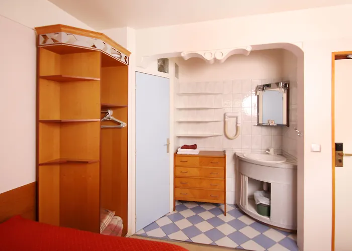 Отель Marignan Париж