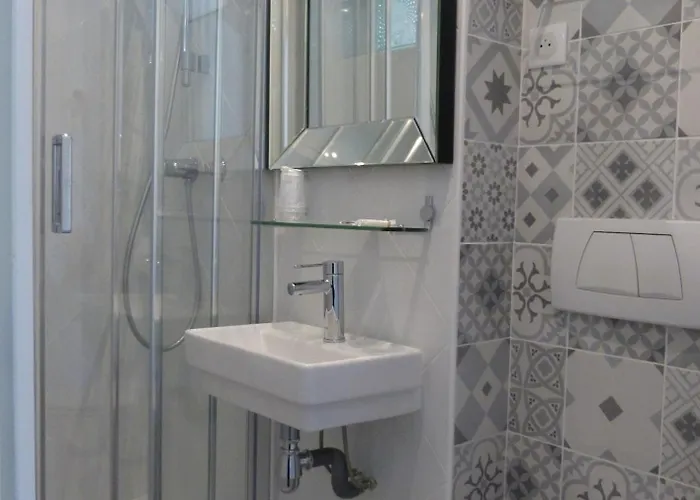 オテル　マリニャン ホテル *