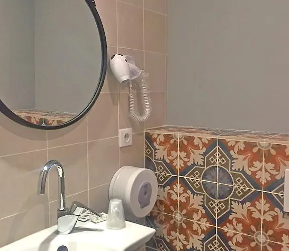 Отель Marignan Париж