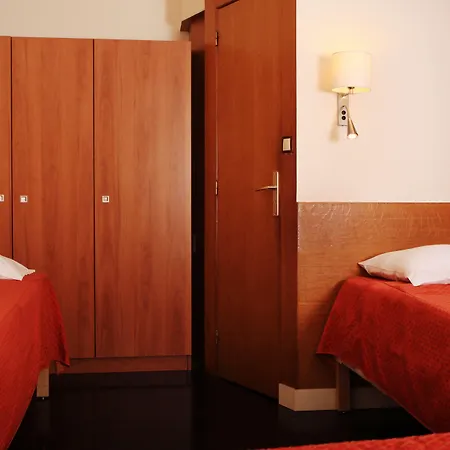 玛丽格南酒店 *