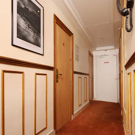 玛丽格南酒店 巴黎