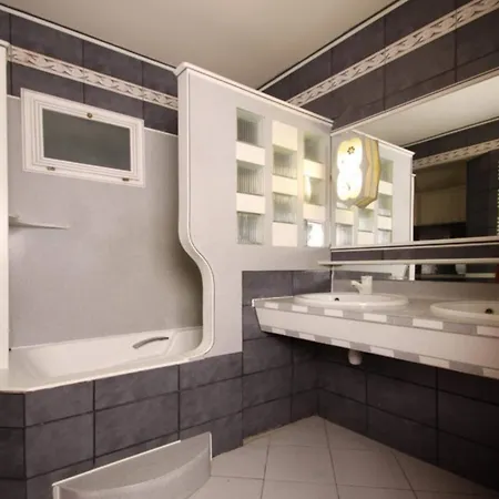 玛丽格南酒店 酒店 *